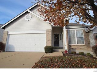 3249 Country Hollow Dr, Saint Louis, MO 63129
