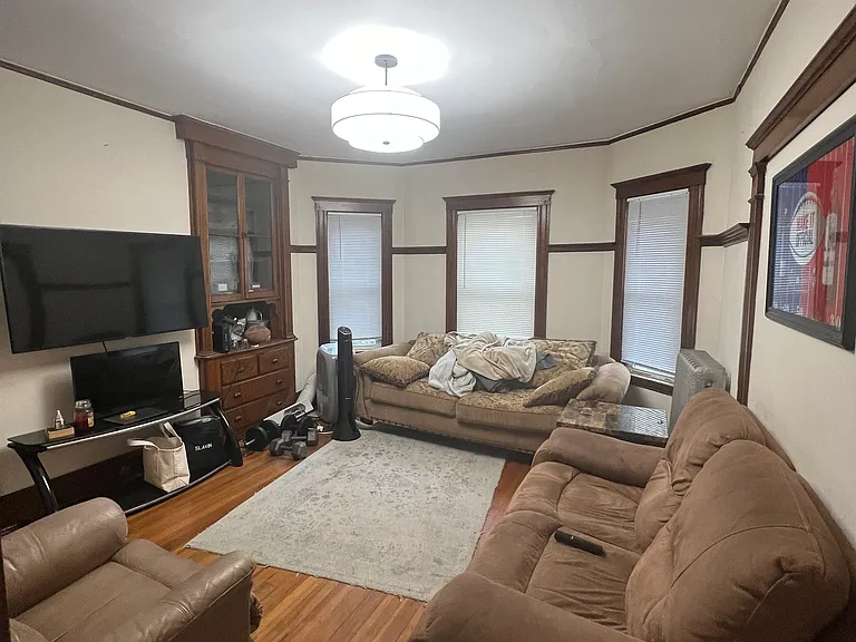 270 Harvard St #1A — Photo 9