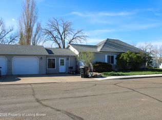 311 2nd Ave NW, Killdeer, ND 58640