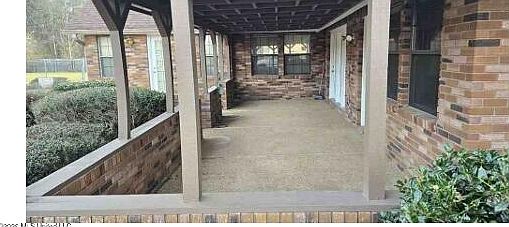 3rd image of 182 Parks Rd