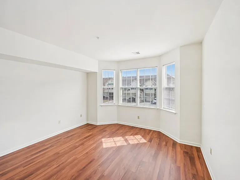 Spring Creek Apartments — Photo 100