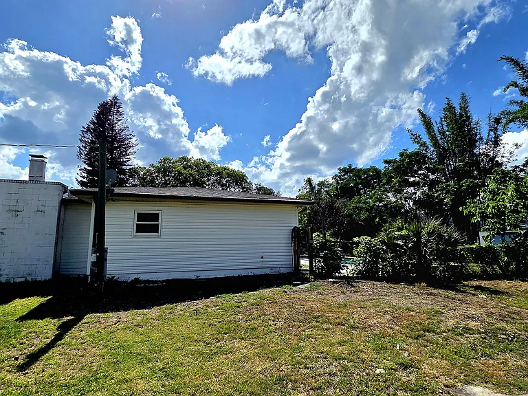 7033 Easter St — Photo 47