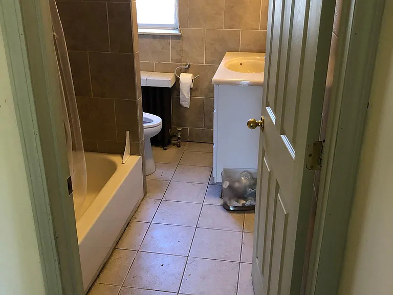 1806 Shady Ave — Photo 12