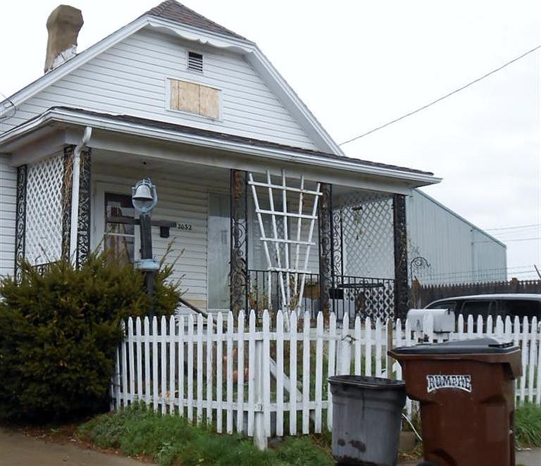 2nd image of 2032 Cleveland Ave