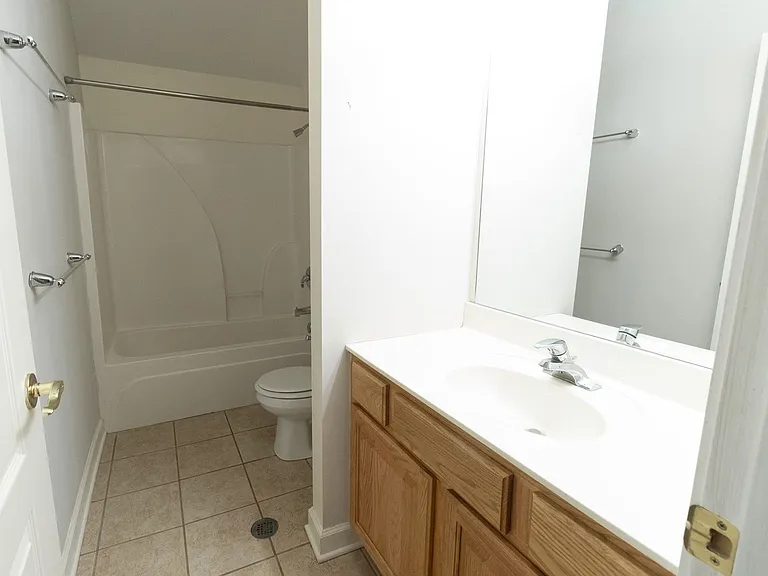 1005 Club Village Dr — Photo 6