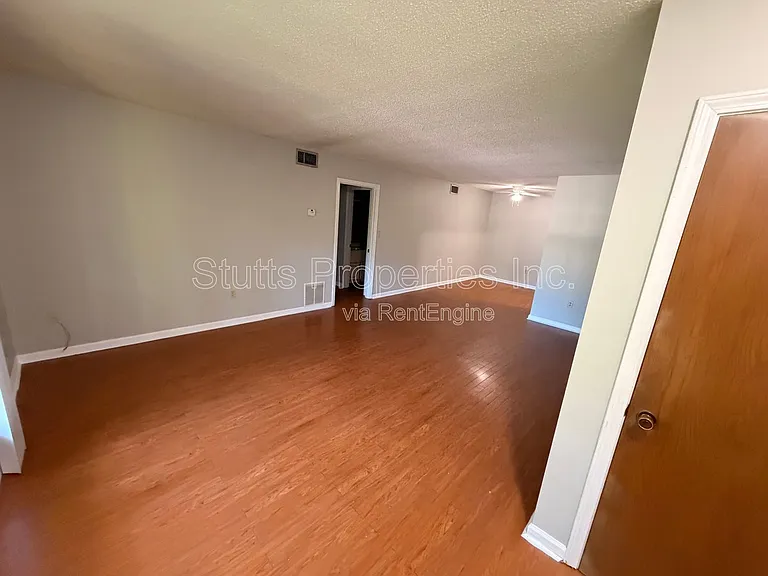 Darby Place Apartments — Photo 28