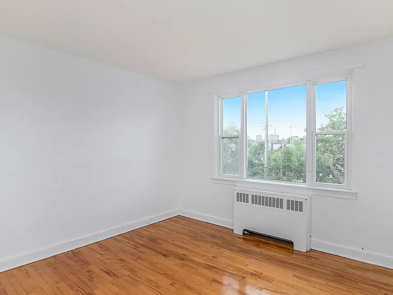340 Tillbury Ave #4 — Photo 8
