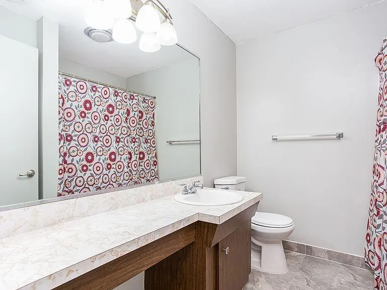 1433 Willard Ave — Photo 9