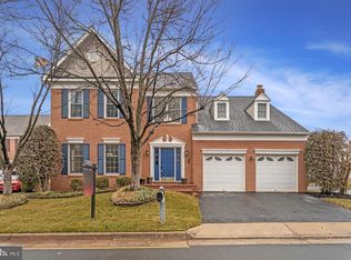 3813 Wheatgrain Ln, Fairfax, VA 22033
