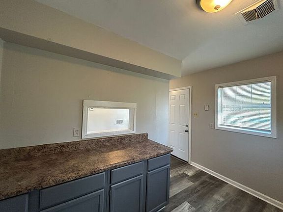 3rd image of 4938 Ortie Dr