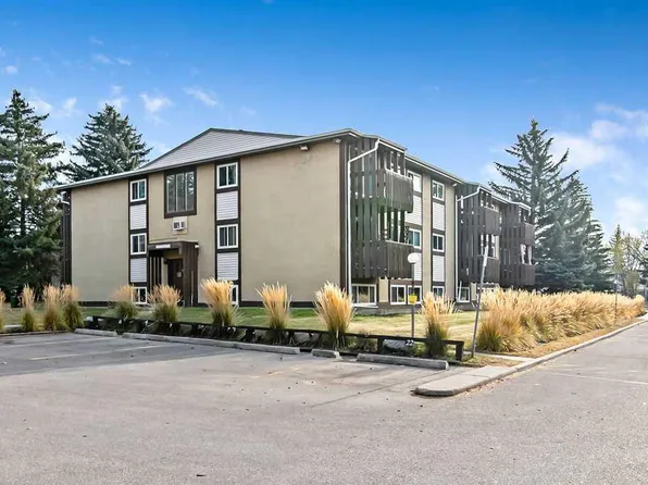 366 S 94th Ave SE #5, Calgary, AB T2J 5P1