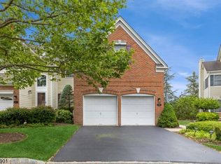 35 Chestnut Ct, Cedar Grove, NJ 07009