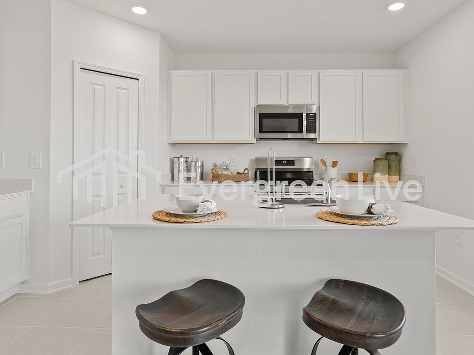 1st image of 1581 Ellsworth Cir SW