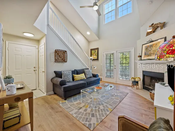 100 Kensington Blvd APT 821, Bluffton, SC 29910