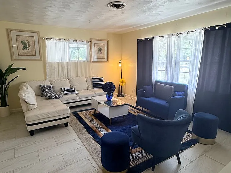 385 E Wildmere Ave — Photo 19