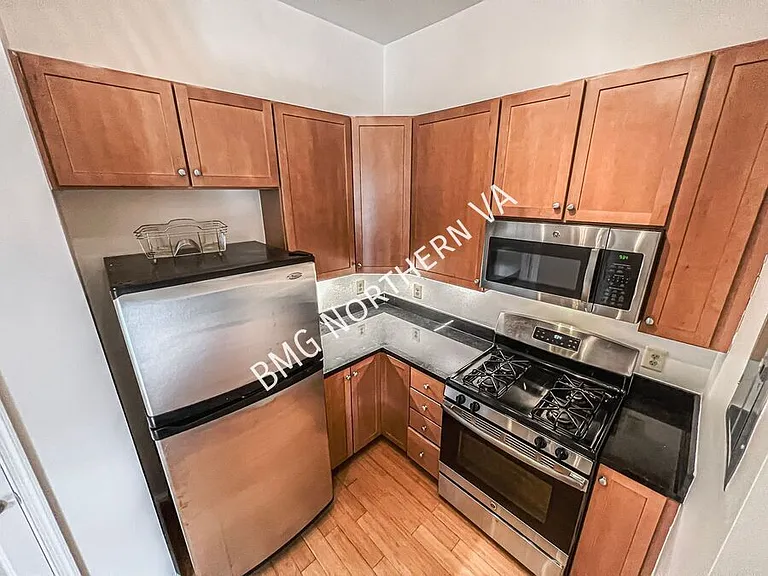 309 Holland Ln #105 — Photo 8