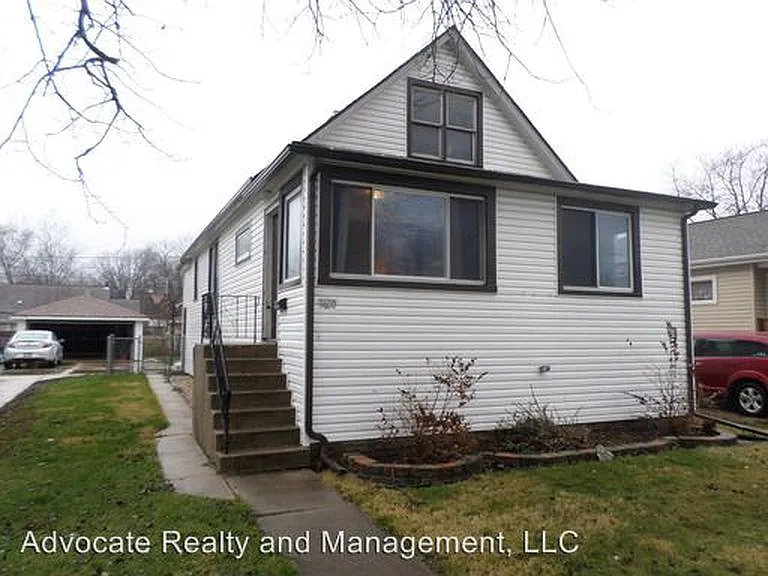 3620 Emerald Ave photo 1