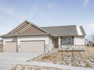 76 Mesa Ct, Iowa City, IA 52246