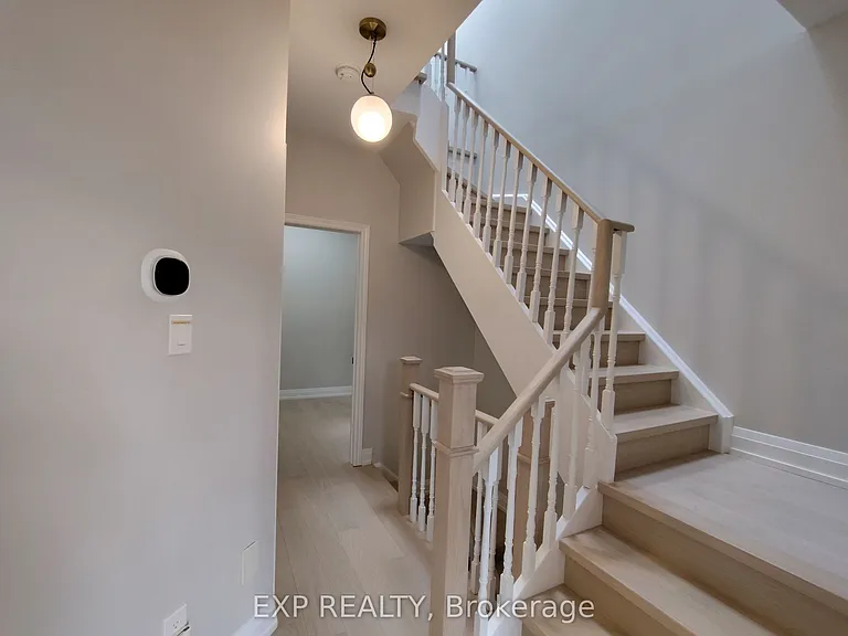 601 Adelaide St W — Photo 28