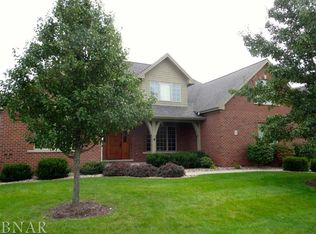 7 Mackenzie Ct, Bloomington, IL