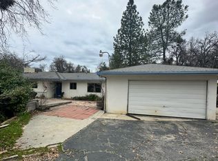 42912 Country Club Dr E, Oakhurst, CA 93644