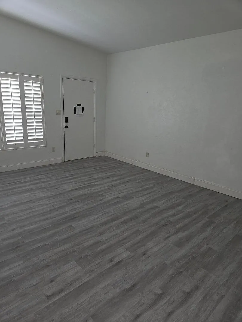 3-Br 2-Baths — Photo 4