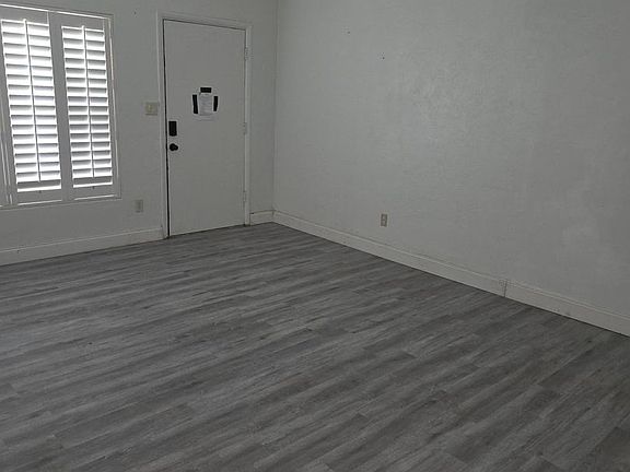 4th image of 944 Kensington Dr
