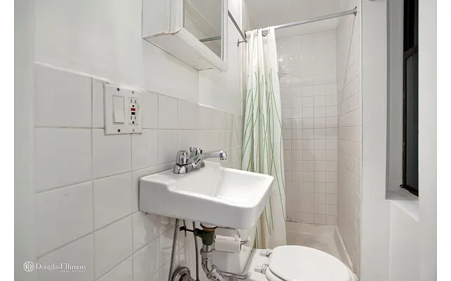 Rented by Douglas Elliman | media 16