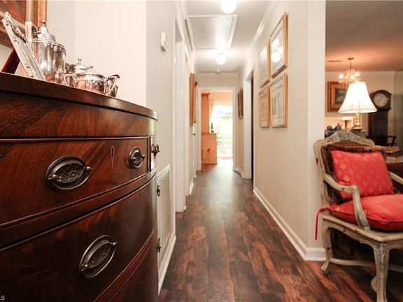4th image of 21 Park Village Ln Unit E