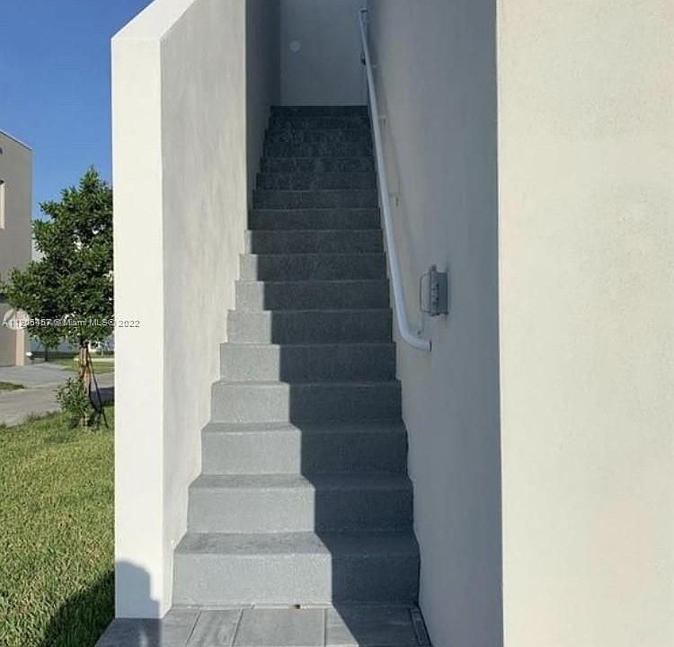 1st image of 6611 NW 102nd Path