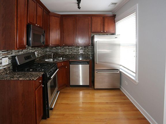 4th image of 628 W Roscoe St #2b042a13a