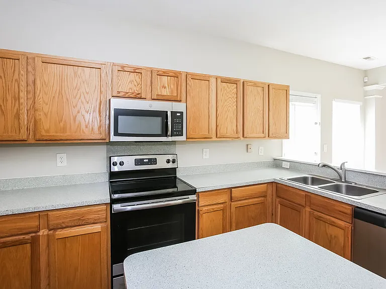 1320 Bray Dr — Photo 9