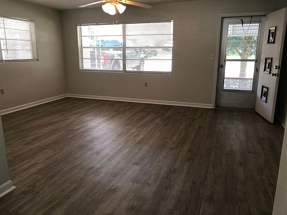 4th image of 7 Melissa Dr