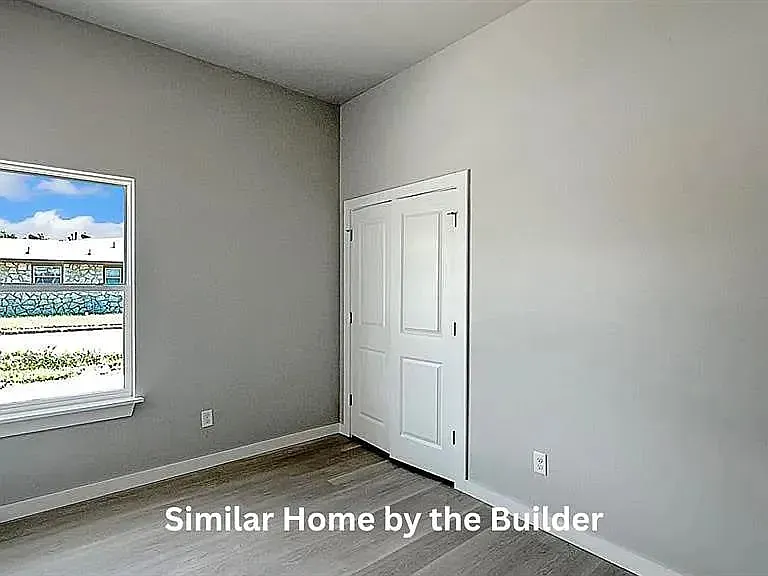 2103 SW Douglas Ave — Photo 6