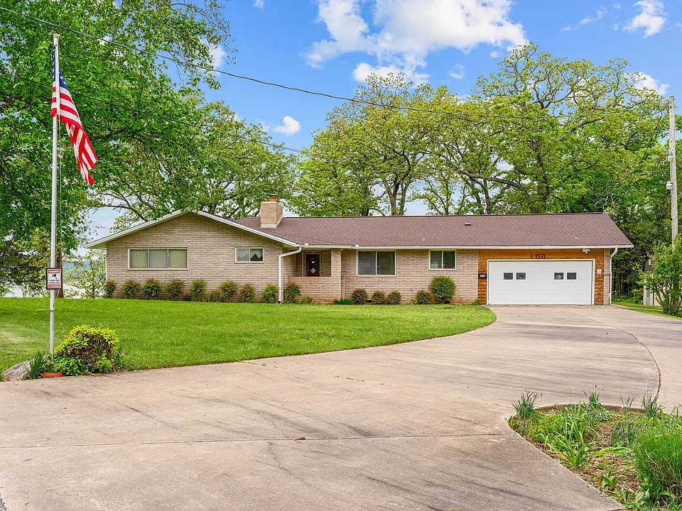 471 Parkside Dr