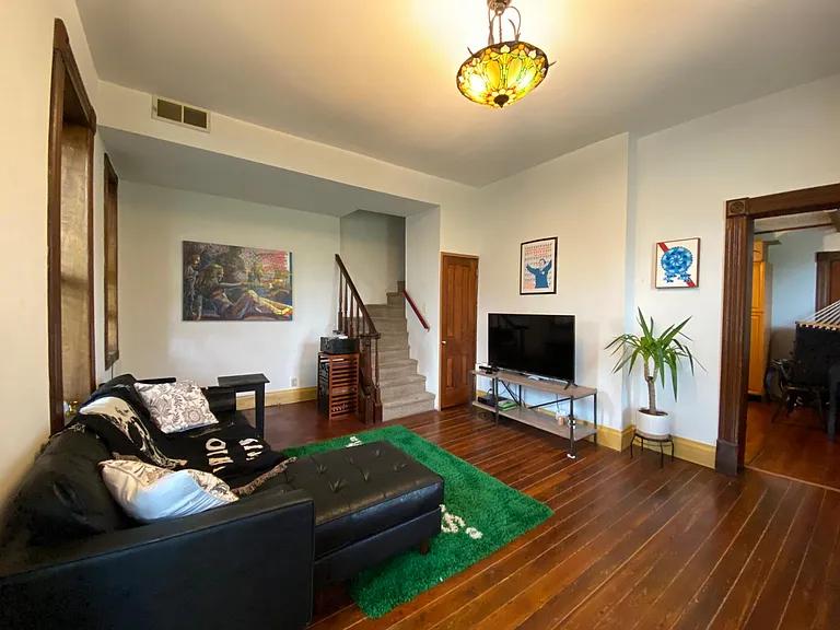 103 E Lincoln St #B — Photo 3