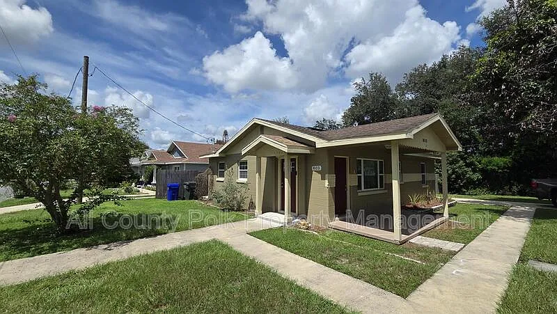 3 bed, 2.0 bath, 896 sqft, $1,695 — Photo 2