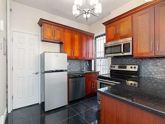 3rd image of 416 E 89th St APT 3r