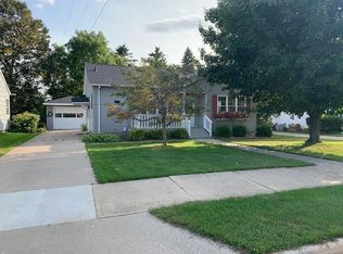 1709 18th Ave, Menominee, MI 49858