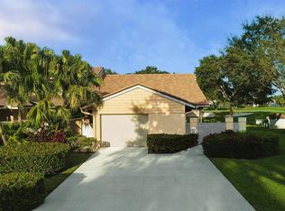 533 Prestwick Cir, Palm Beach Gardens, FL 33418
