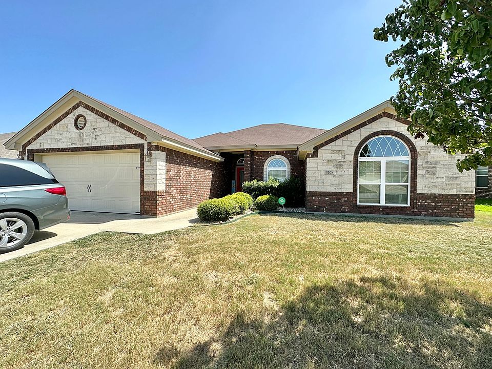 1st image of 3208 Rockwall Dr