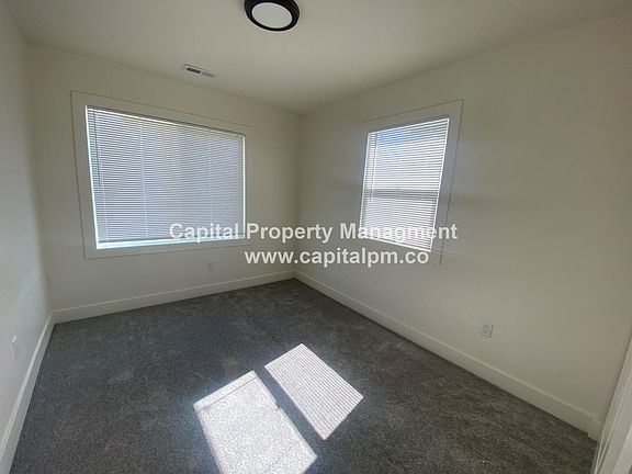 4th image of 915 E Crandall Ave