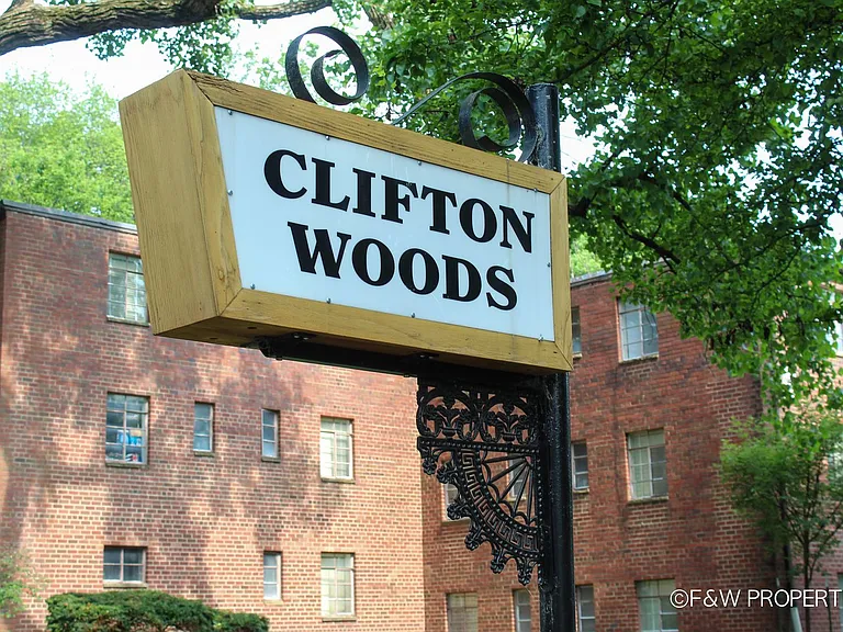 Clifton Woods Apartments — Photo 14