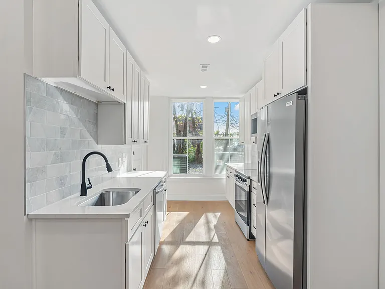 513 N Central St #1 — Photo 3