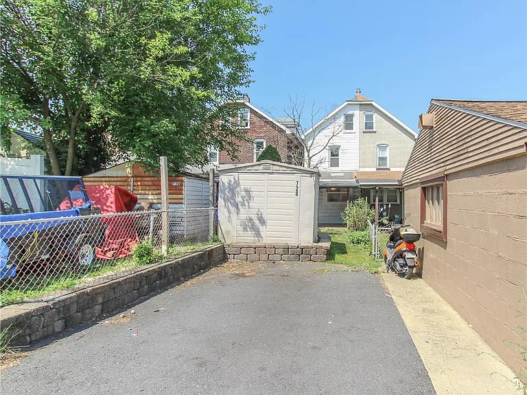 728 Seitz St — Photo 31