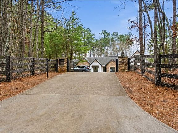 4th image of 635 Colbert Rd