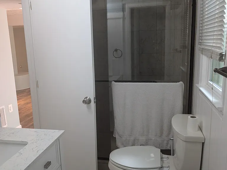 Basement full bathroom