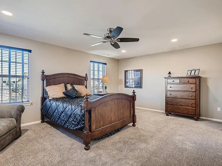 2106 Mountain Iris Dr — Photo 14