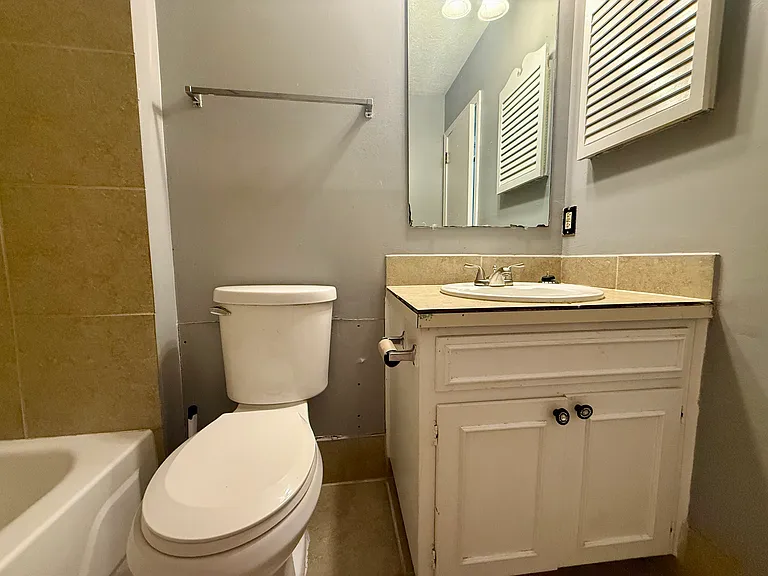 3040 Lynton Dr — Photo 9