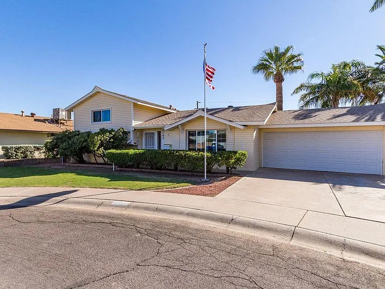 8743 E Keim Dr — Photo 1